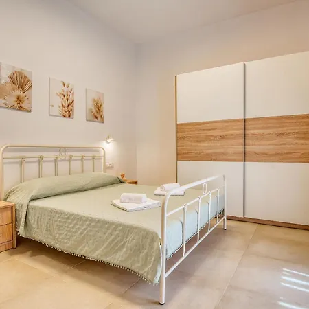 Floras House Nyaraló *